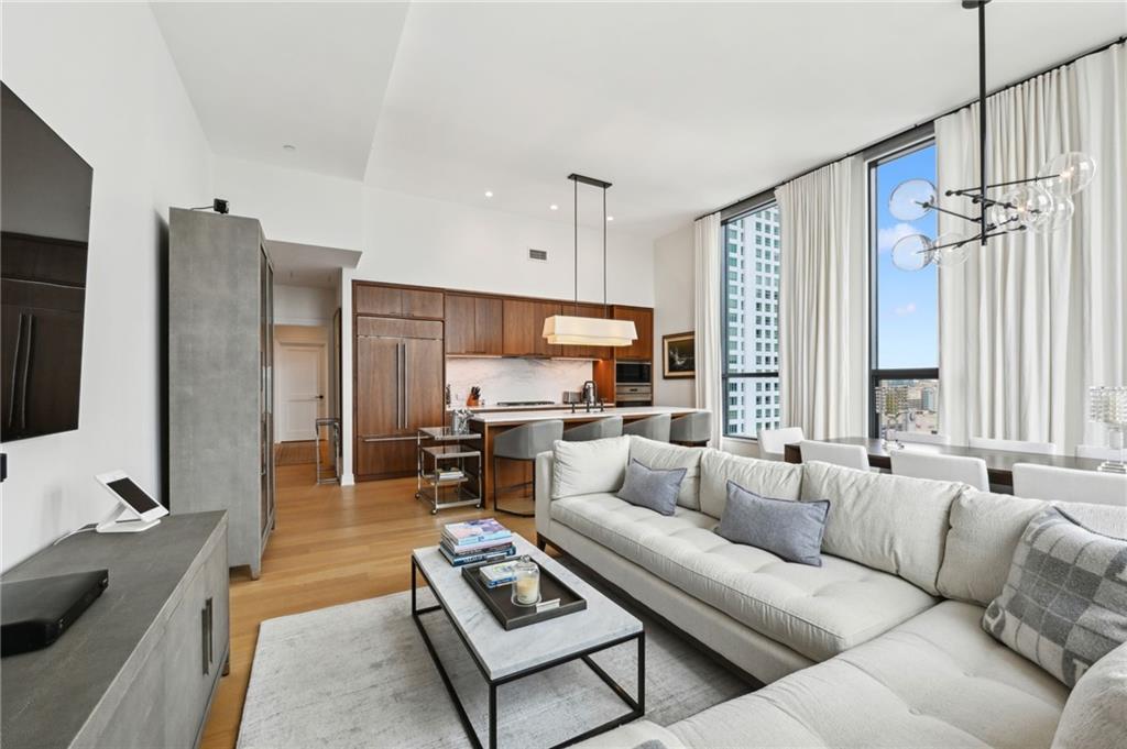 1001 JULIA Street 14E