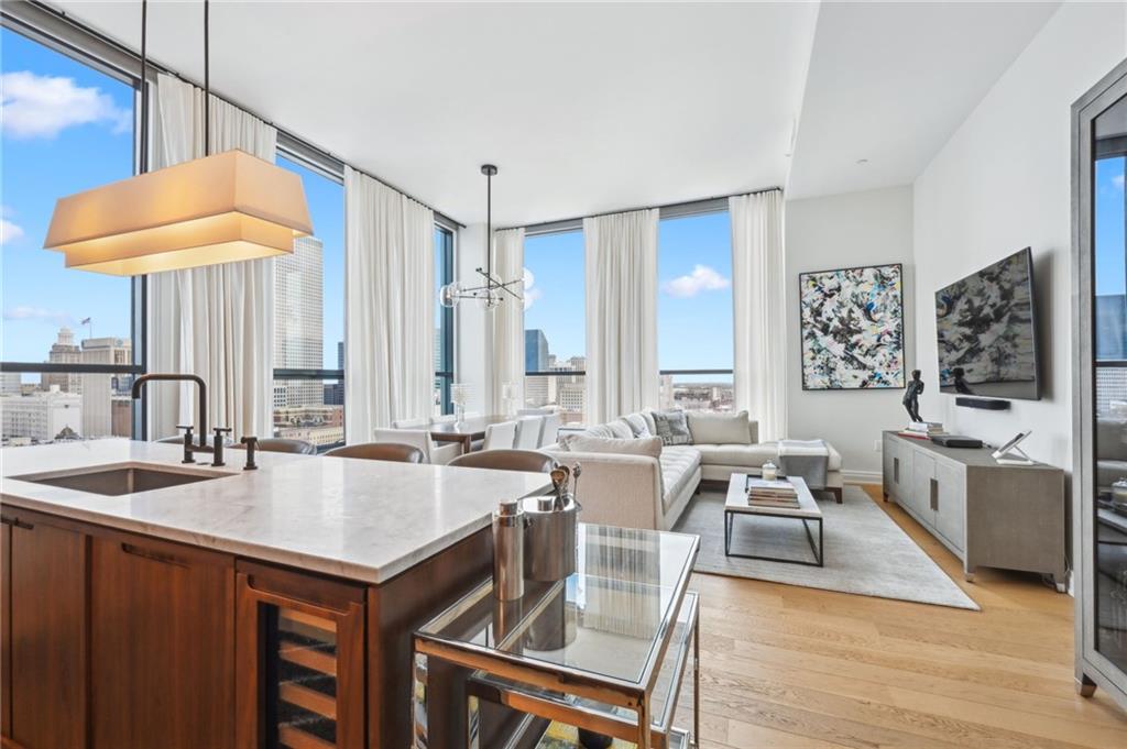 1001 JULIA Street 14E