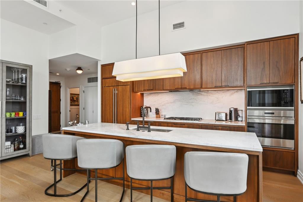 1001 JULIA Street 14E