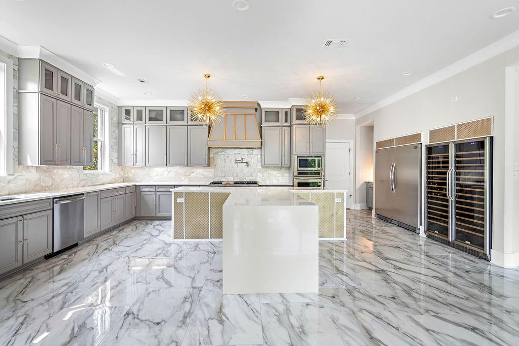123 N DOGWOOD Drive