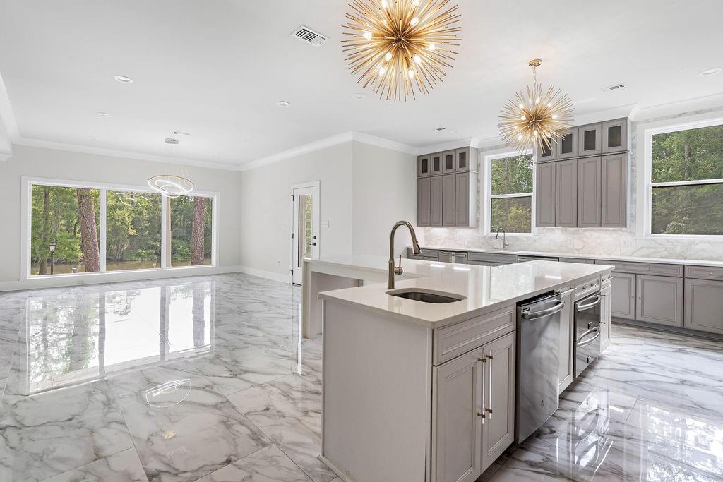 123 N DOGWOOD Drive