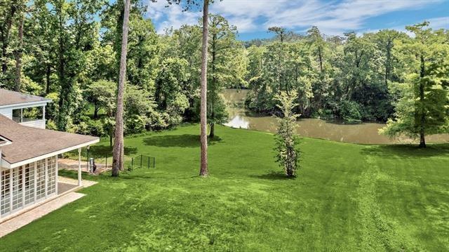 123 N DOGWOOD Drive