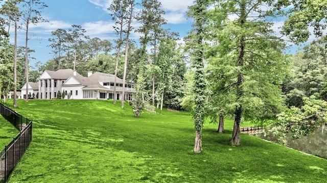 123 N DOGWOOD Drive