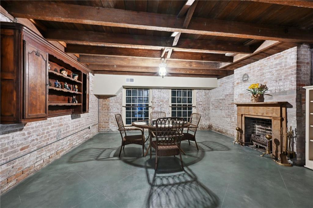 510 S AMERICA Street