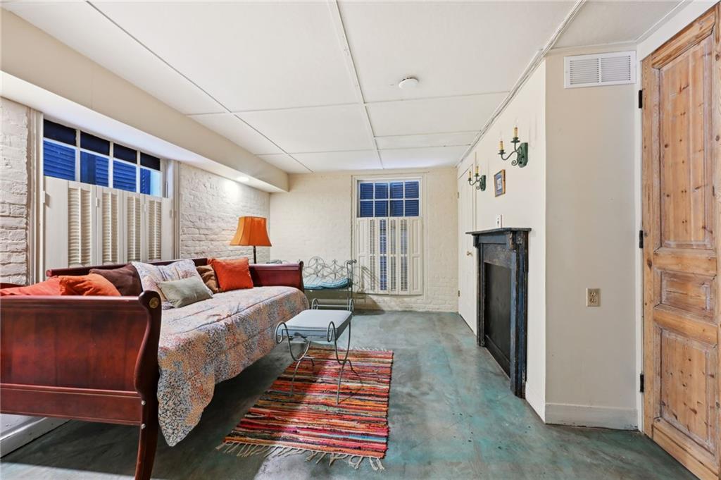 510 S AMERICA Street