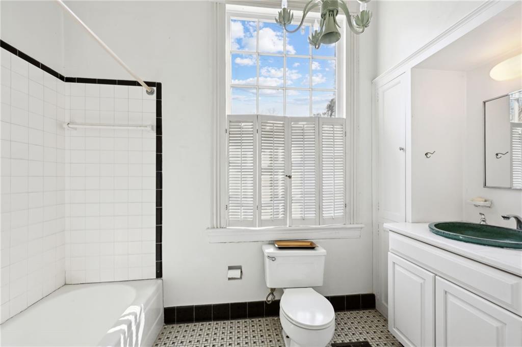 510 S AMERICA Street