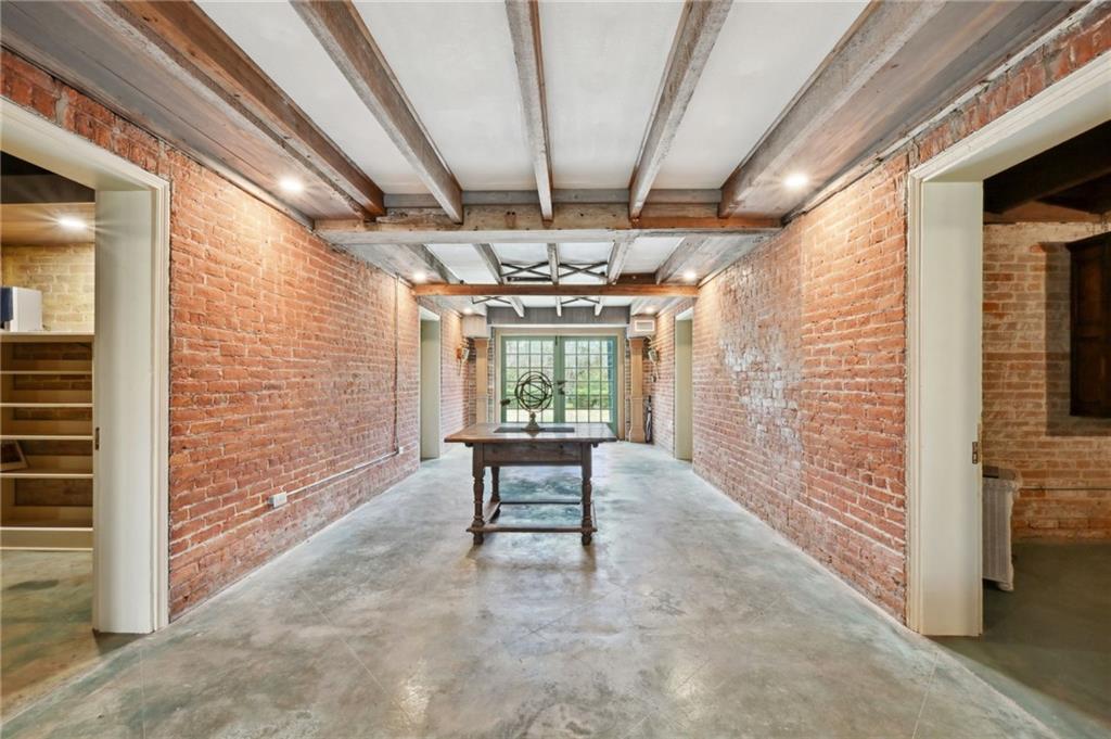 510 S AMERICA Street