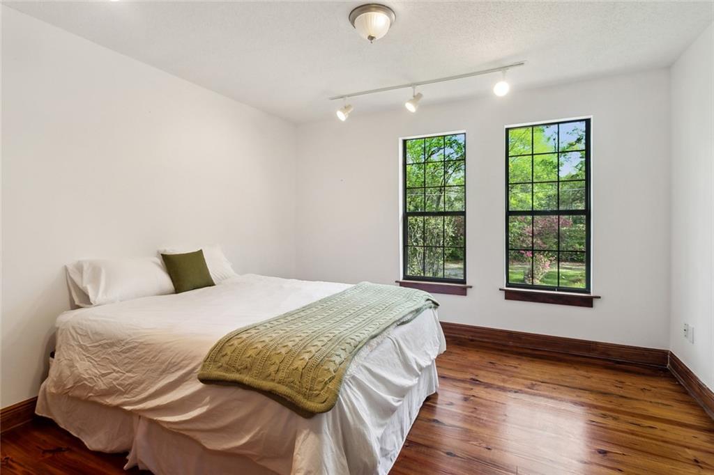 20490 JOHNSEN CROSSING None