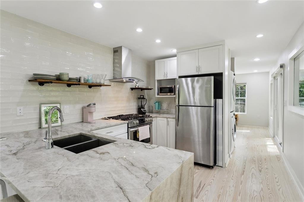 20490 JOHNSEN CROSSING None