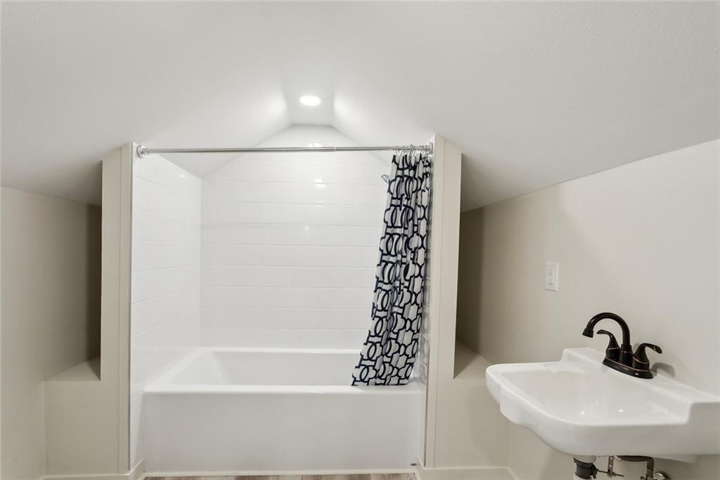 20490 JOHNSEN CROSSING None