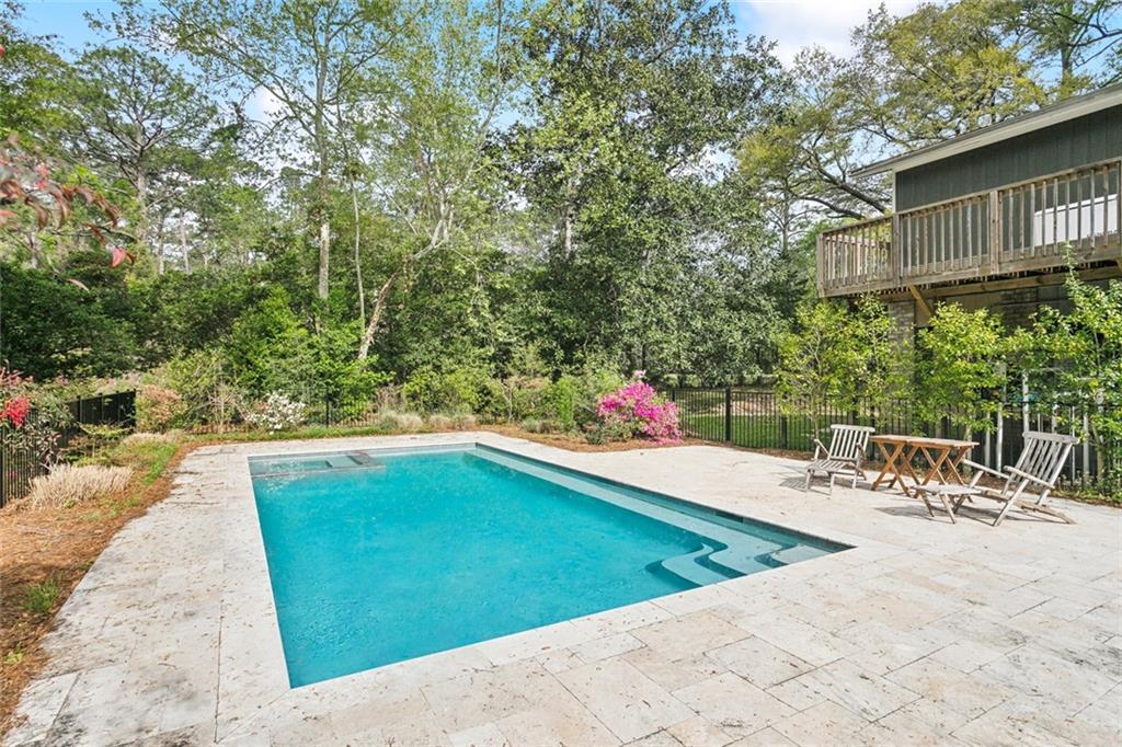 20490 JOHNSEN CROSSING None