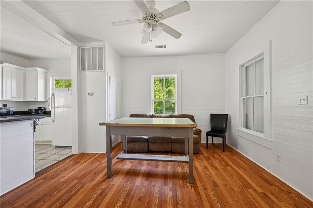 2100 GENERAL PERSHING Street