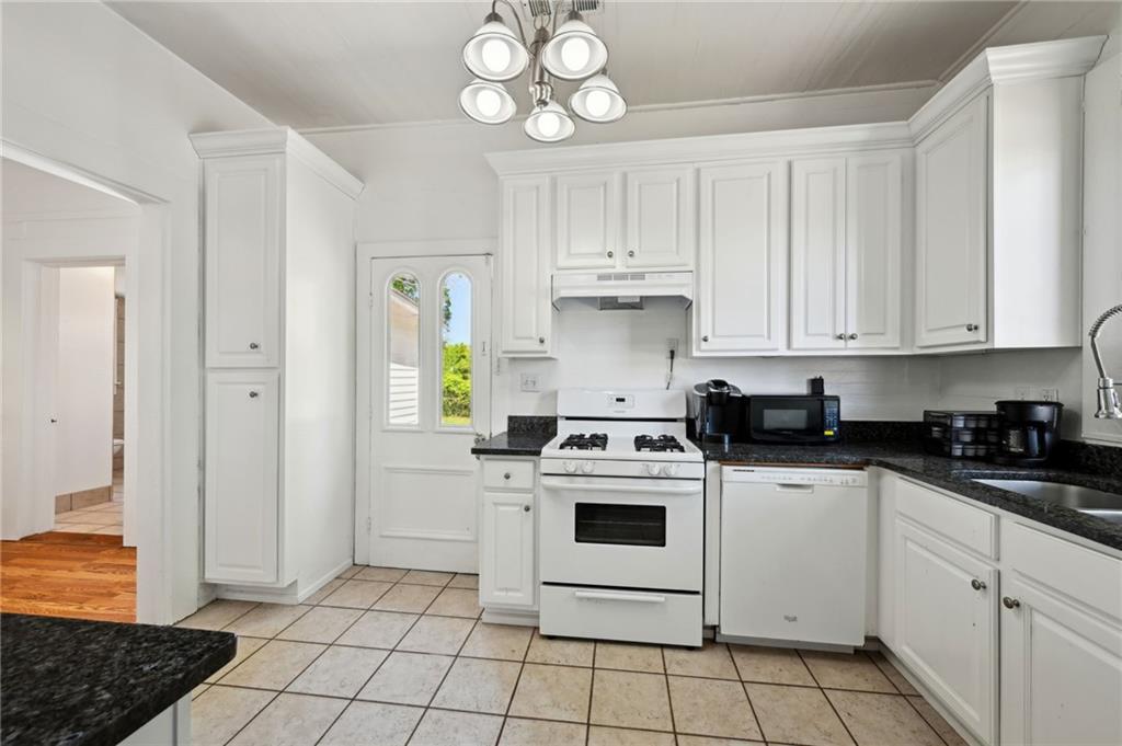 2100 GENERAL PERSHING Street