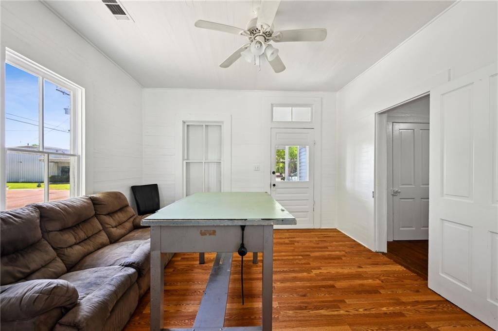 2100 GENERAL PERSHING Street