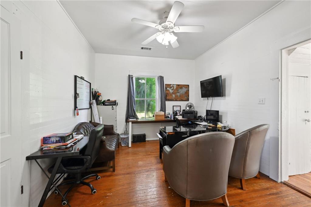 2100 GENERAL PERSHING Street