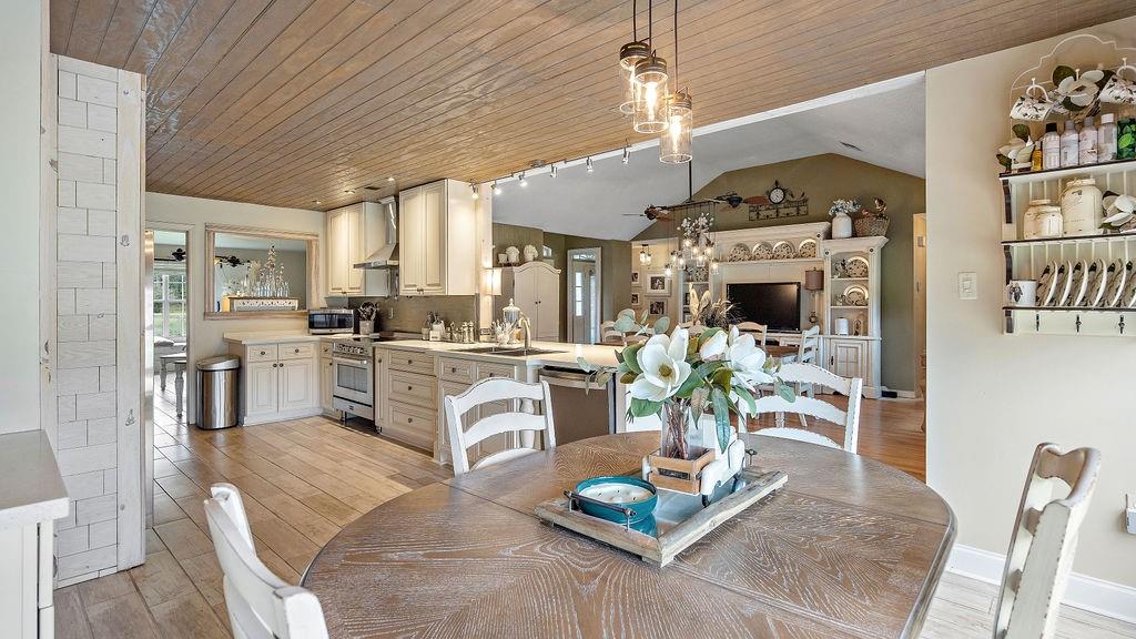 105 MARGUERITE Street