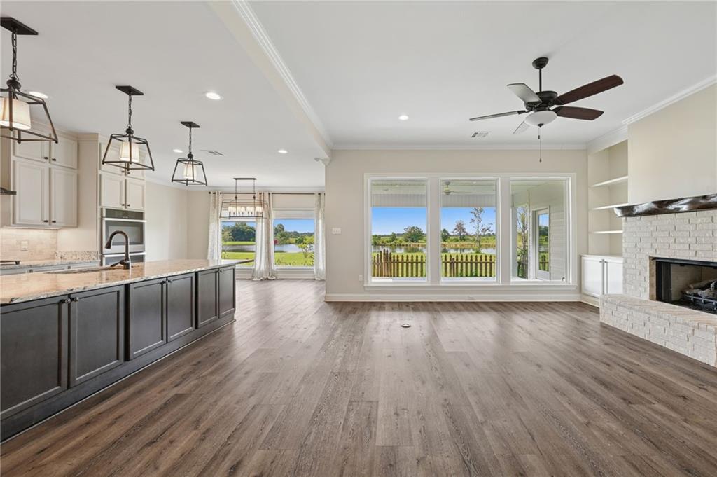 122 HIGHLAND CREST Drive