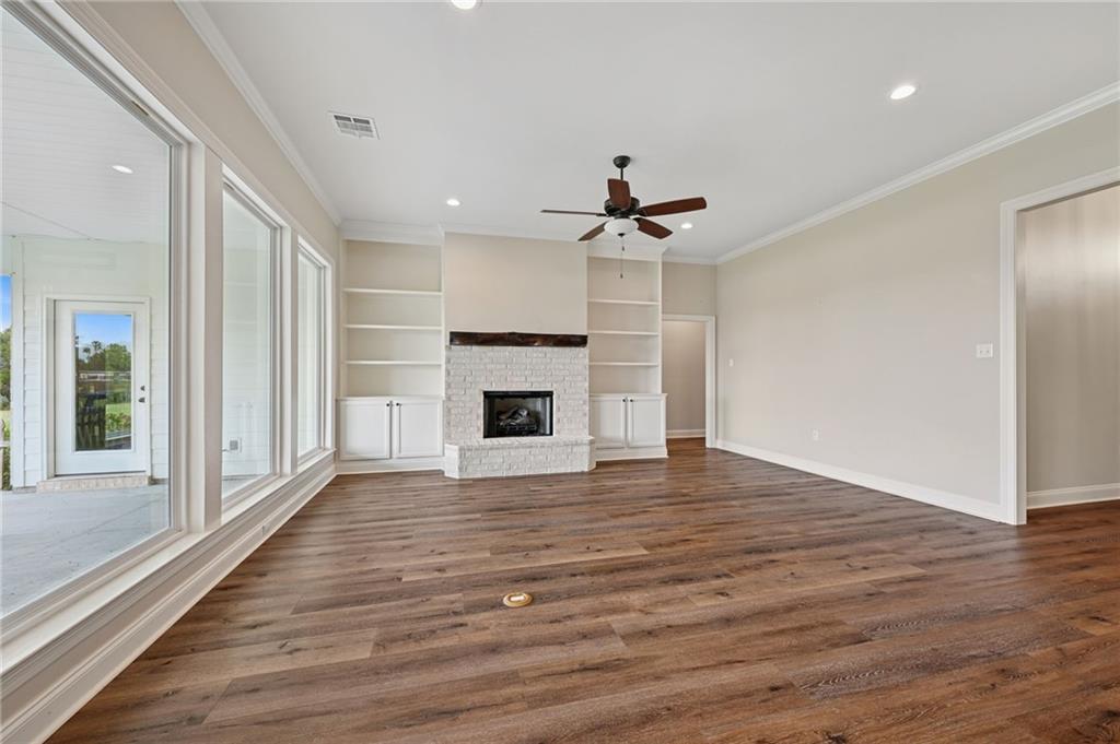 122 HIGHLAND CREST Drive