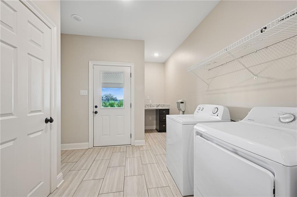 122 HIGHLAND CREST Drive