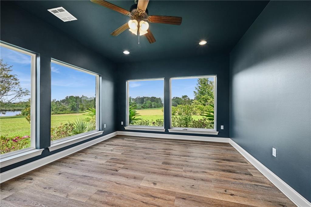 122 HIGHLAND CREST Drive