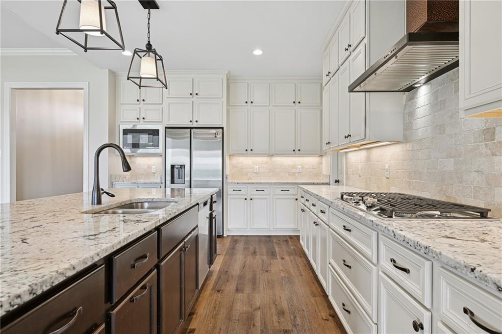 122 HIGHLAND CREST Drive