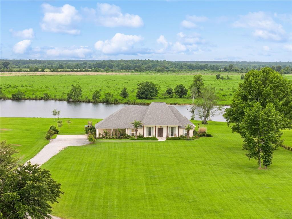 122 HIGHLAND CREST Drive