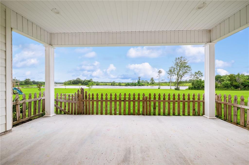 122 HIGHLAND CREST Drive