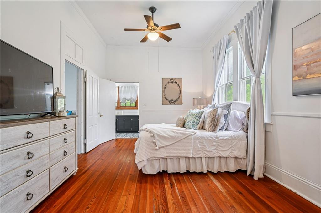 830 S MADISON Street