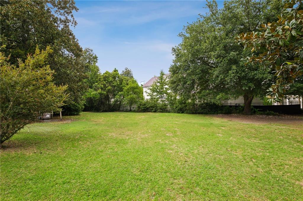 830 S MADISON Street