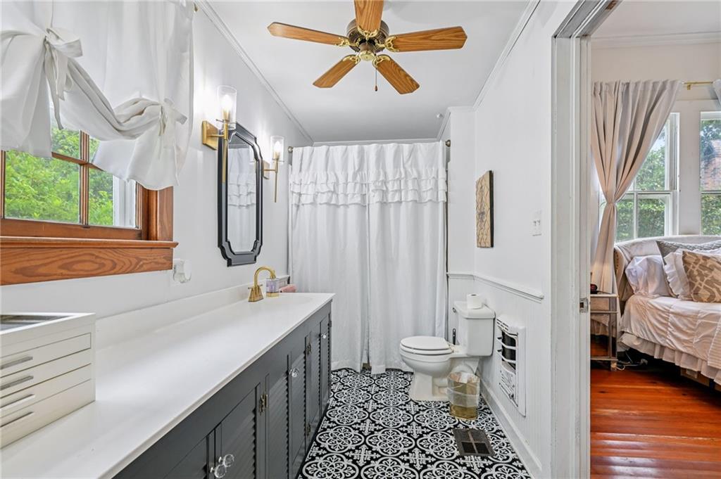 830 S MADISON Street