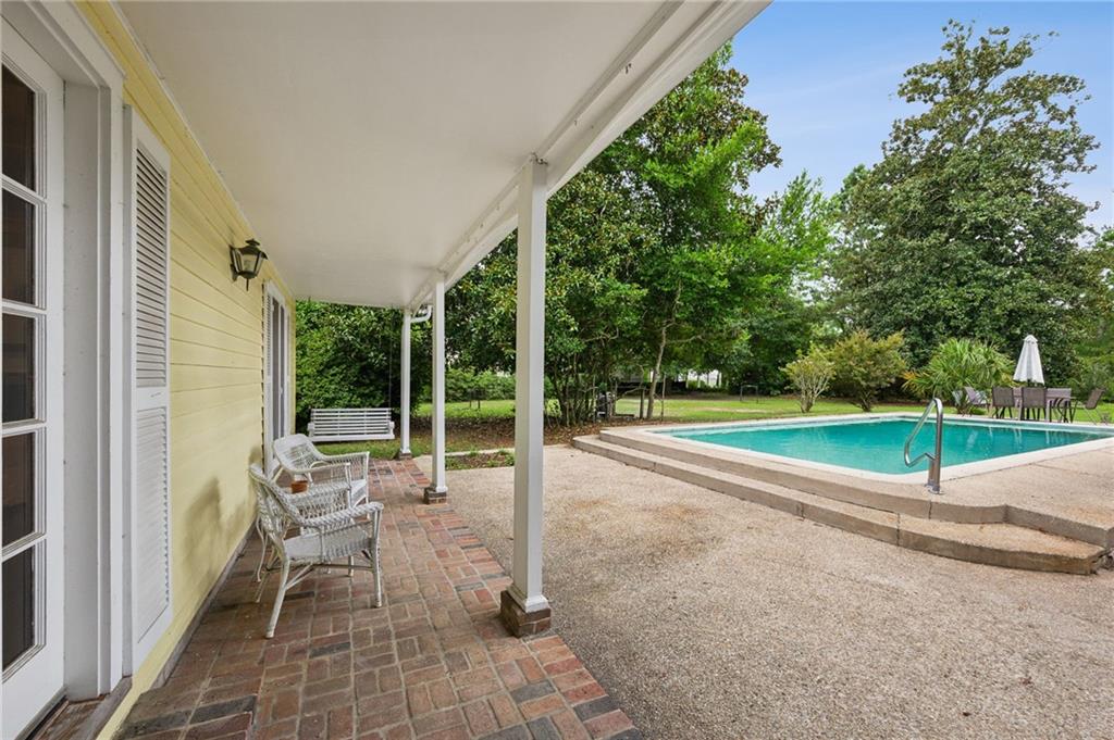 830 S MADISON Street