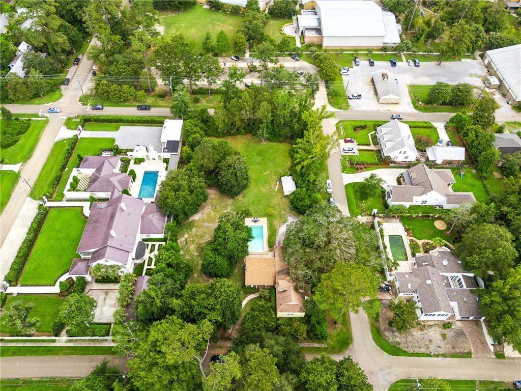 830 S MADISON Street