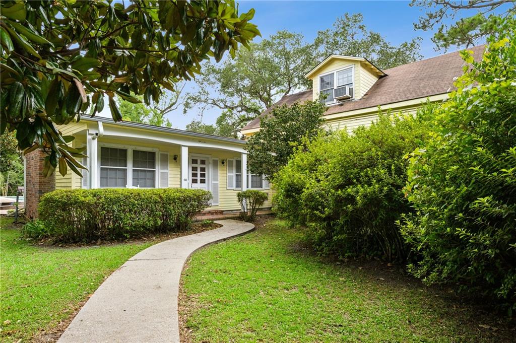 830 S MADISON Street