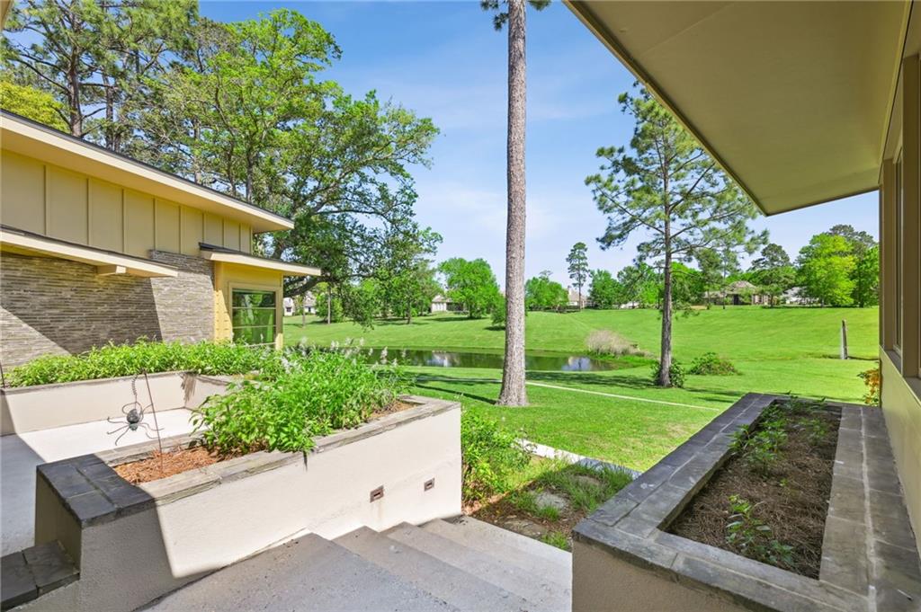 913 CAMPHILL Drive