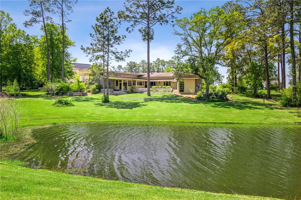 913 CAMPHILL Drive