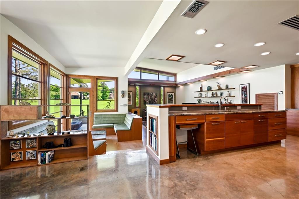 913 CAMPHILL Drive