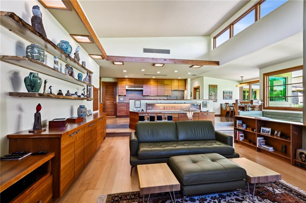 913 CAMPHILL Drive