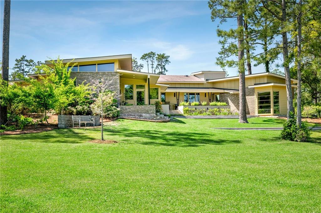 913 CAMPHILL Drive
