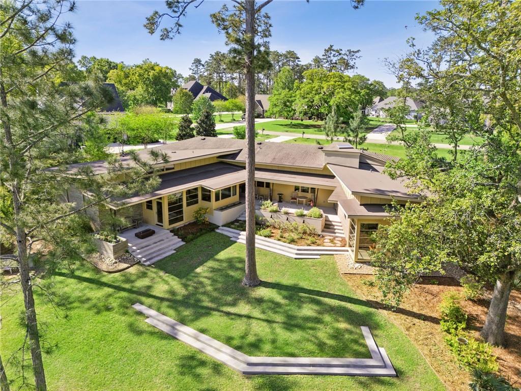 913 CAMPHILL Drive