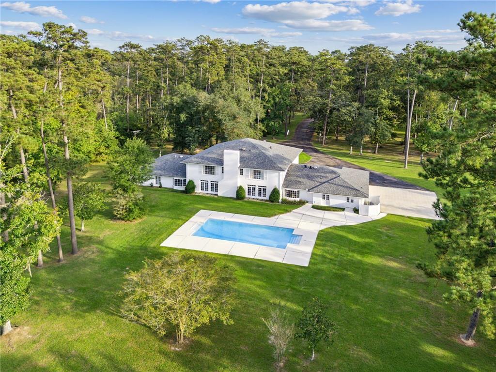 194 BELLE TERRE Boulevard