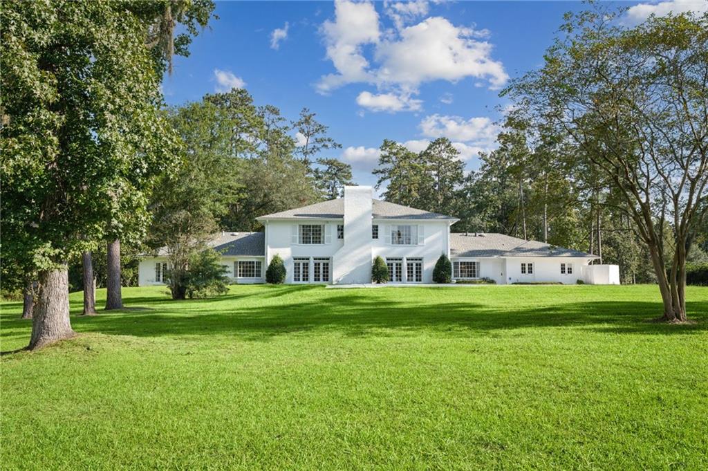 194 BELLE TERRE Boulevard