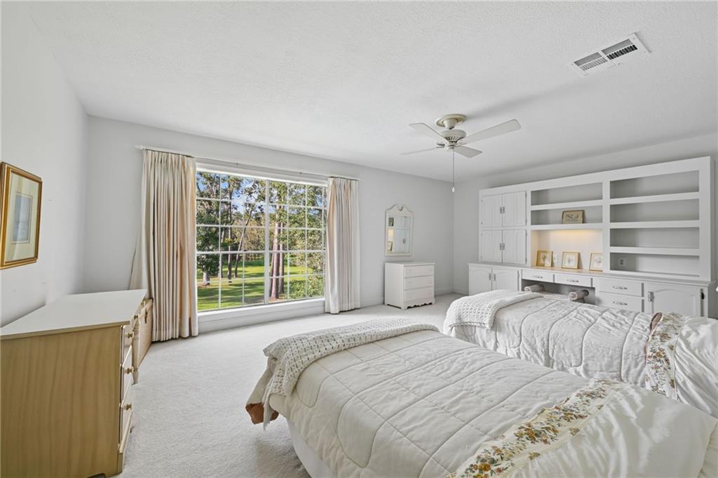 194 BELLE TERRE Boulevard