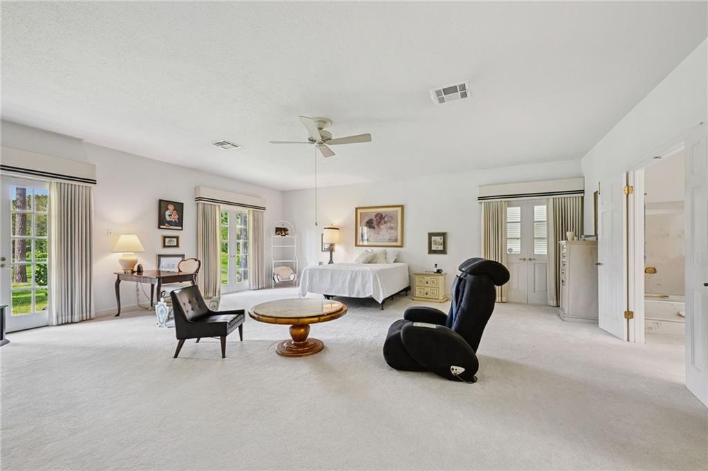 194 BELLE TERRE Boulevard