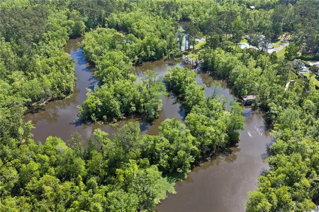 194 BELLE TERRE Boulevard