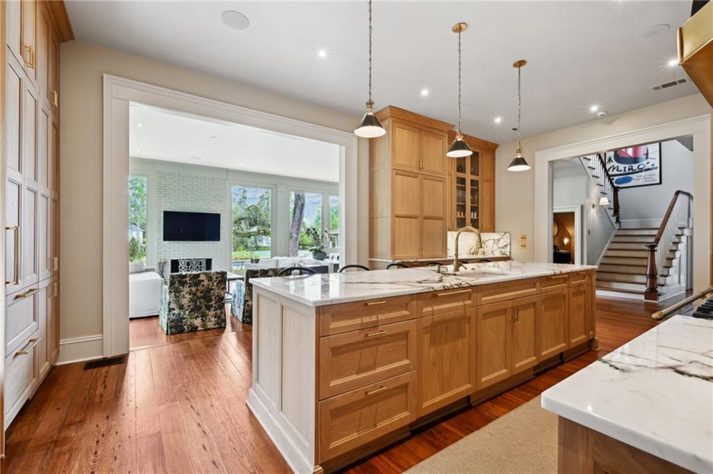 622 S AMERICA Street