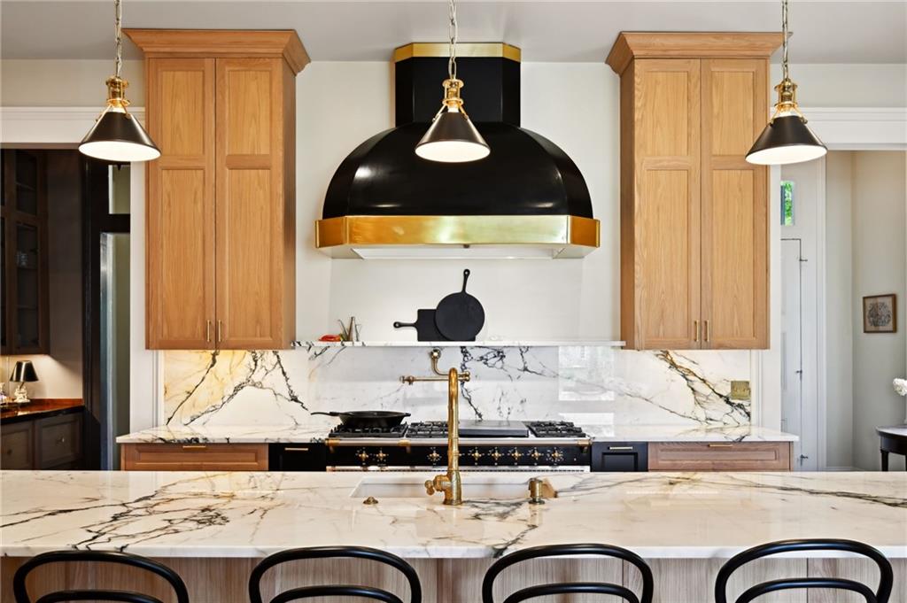 622 S AMERICA Street