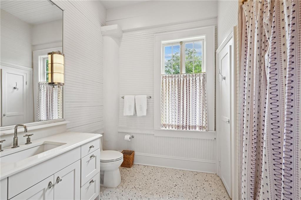 622 S AMERICA Street