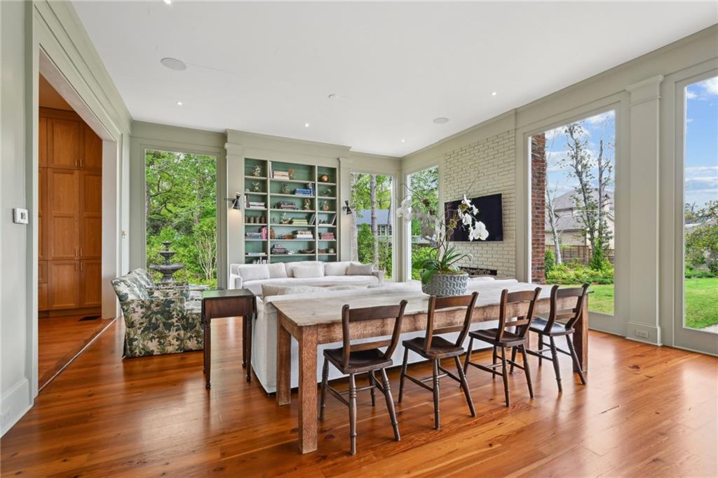 622 S AMERICA Street