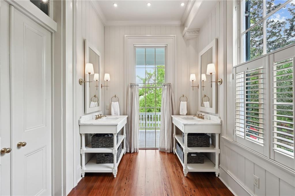 622 S AMERICA Street