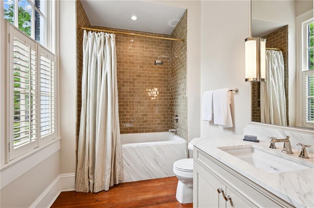 622 S AMERICA Street